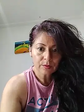 Snapshot of lunadicty chatting on 06/10/26, 05:34 lunadicty online show from 06/10/26, 05:34