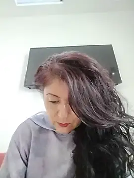 Snapshot of lunadicty chatting on 07/16/26, 10:27 lunadicty online show from 07/16/26, 10:27
