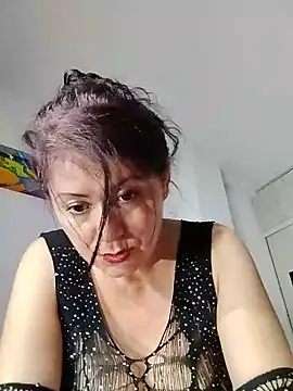 Snapshot of lunadicty chatting on 07/31/26, 12:32 lunadicty online show from 07/31/26, 12:32