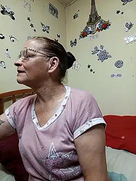 katrina perez online show from 10/21/25, 06:03