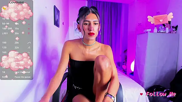 Snapshot of SkylerBennet chatting on 09/16/25, 02:45 SkylerBennet online show from 09/16/25, 02:45