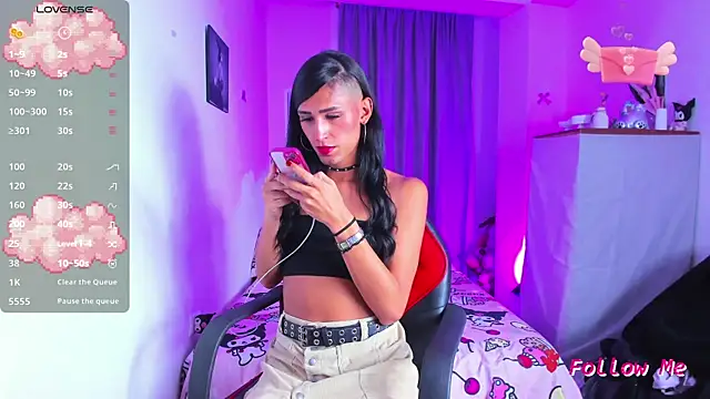 Snapshot of SkylerBennet chatting on 10/11/25, 03:28 SkylerBennet online show from 10/11/25, 03:28