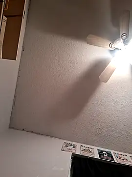 Snapshot of moasslicker chatting on 11/27/25, 07:43 moasslicker online show from 11/27/25, 07:43