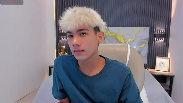 OliverTwinky online show from 10/04/25, 02:04