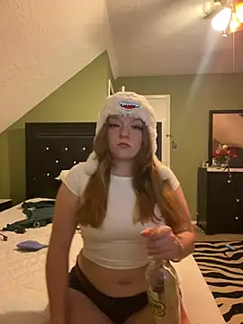 Snapshot of bankruptbabe chatting on 01/10/26, 06:15 bankruptbabe online show from 01/10/26, 06:15