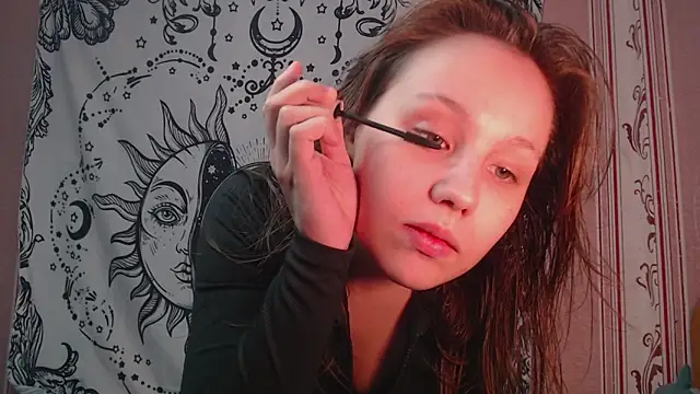 Thighswithspikes online show from 09/18/25, 08:05