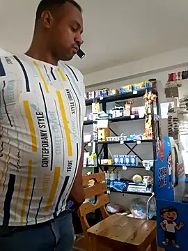 elnegro707070 online show from 11/13/25, 10:58