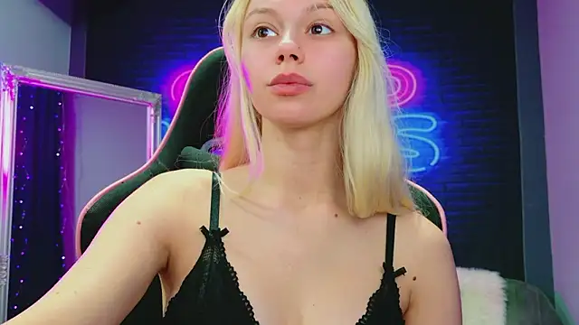 AlessiaCroft online show from 02/23/26, 04:54