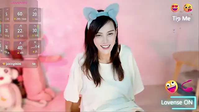 LunaBelle1984 online show from 09/17/25, 04:08