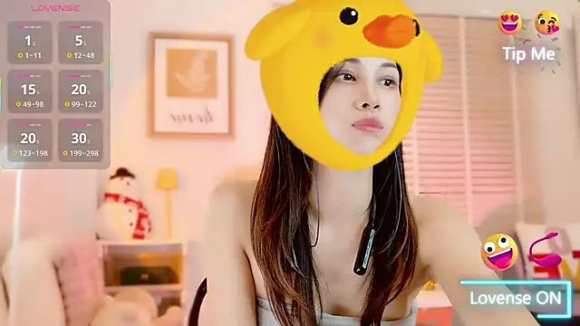 LunaBelle1984 online show from 12/03/25, 01:53