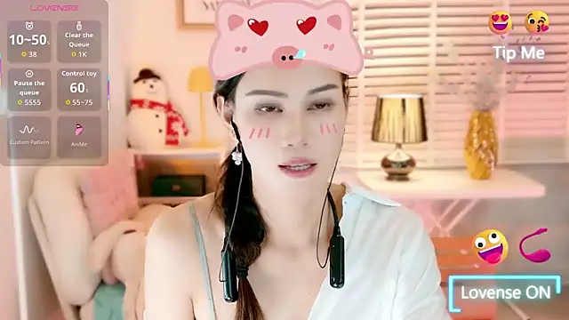 LunaBelle1984 online show from 12/05/25, 04:03