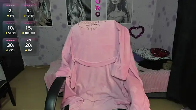 Snapshot of Medussa_katt chatting on 10/24/25, 01:46 Medussa katt online show from 10/24/25, 01:46