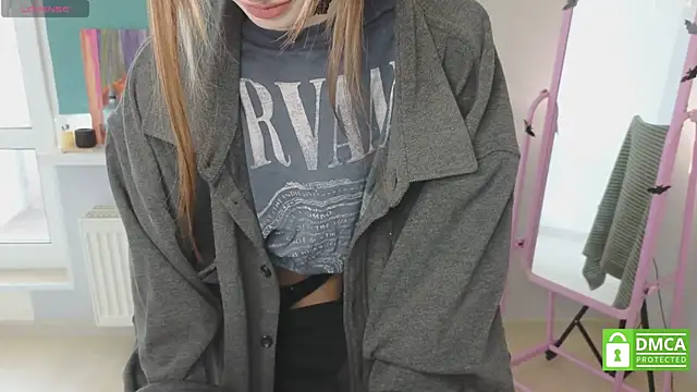 sweetuniporn online show from 04/14/26, 08:53