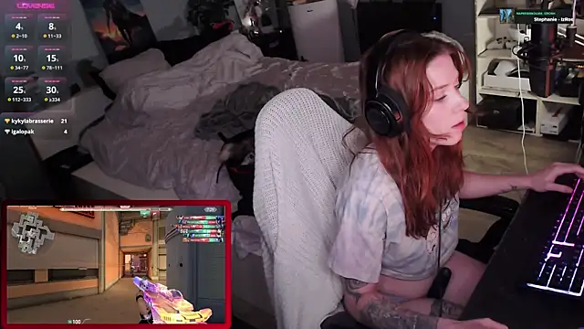 Horny Makima online show from 10/25/25, 10:45