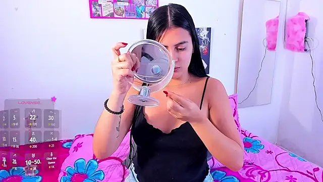 mialeia01 online show from 10/23/25, 12:04