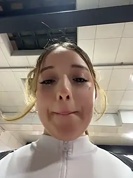 Baby  Otaku online show from 04/18/26, 07:07