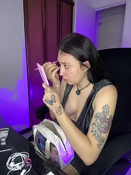Snapshot of Mia__Gray chatting on 04/28/26, 05:51 Mia Gray online show from 04/28/26, 05:51