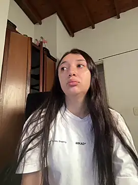 Snapshot of Mia__Gray chatting on 06/05/26, 06:24 Mia Gray online show from 06/05/26, 06:24