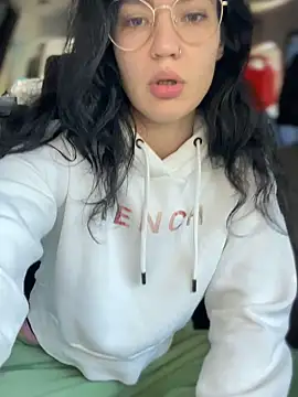 MeekyRich online show from 10/10/25, 04:11