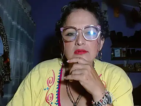 Malefi milf online show from 10/16/25, 11:28