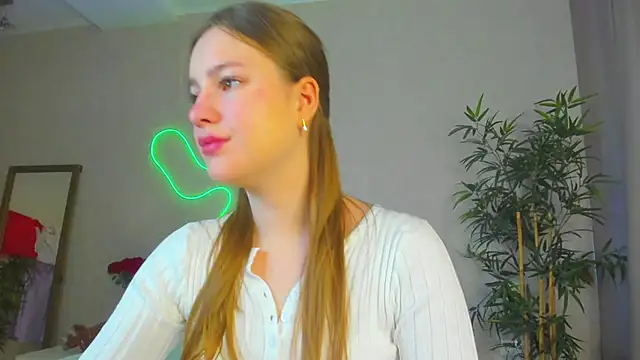 Candy Cansew online show from 11/25/25, 07:41