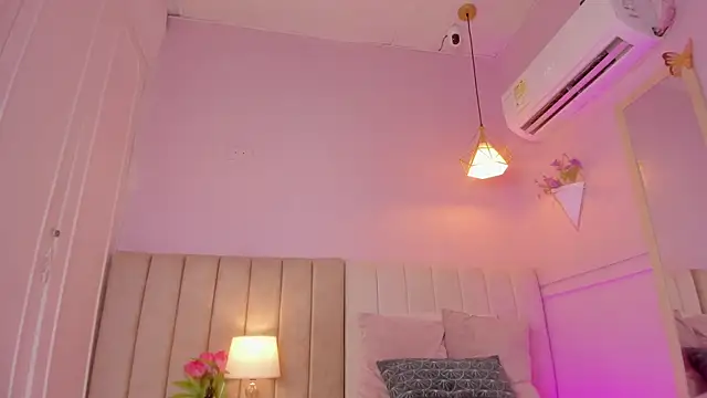  lucia 18 online show from 09/10/25, 06:41