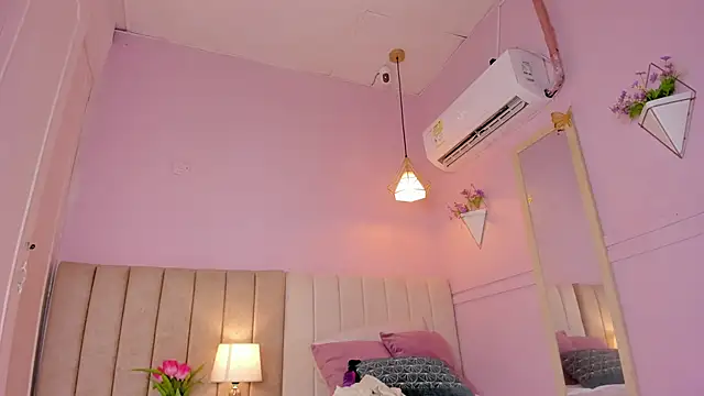  lucia 18 online show from 10/25/25, 12:45