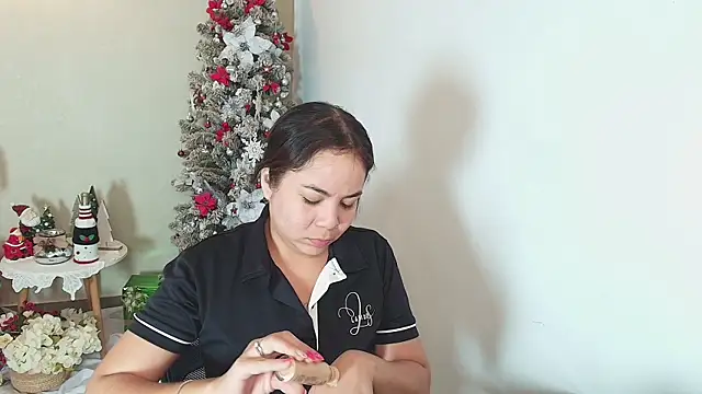  Victoria Collins online show from 12/23/25, 10:35