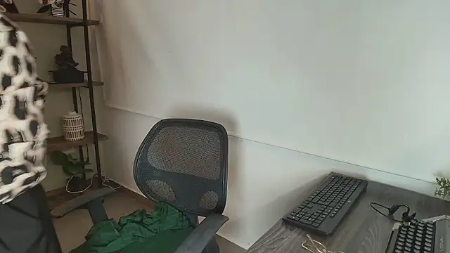  Victoria Collins online show from 03/24/26, 11:48