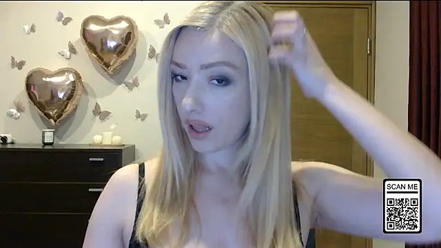 Snapshot of Wild_Silk_Desire chatting on 06/20/26, 03:59 Wild Silk Desire online show from 06/20/26, 03:59