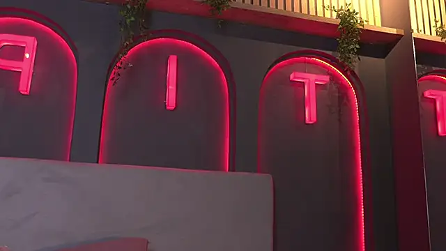 Susan wall online show from 03/20/26, 01:16