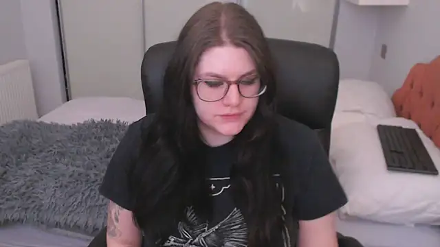 GothSuccubusBabe online show from 02/25/26, 04:16