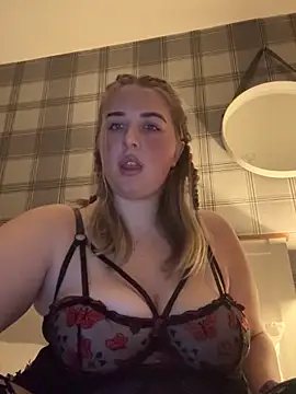 CutieCurvyGirlxo online show from 10/12/25, 10:09