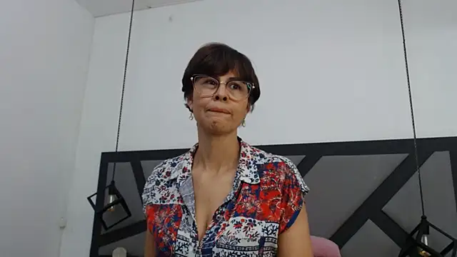 amanda ramirez online show from 06/30/26, 06:42