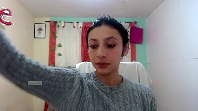 Snapshot of vale_miel chatting on 10/07/25, 08:39 vale miel online show from 10/07/25, 08:39