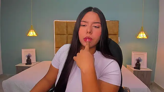 NaniXoxo18 online show from 11/08/25, 01:00