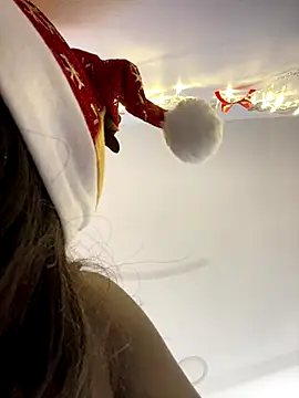 alissradiante1 online show from 12/20/25, 03:46