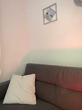 alissradiante1 online show from 04/05/26, 03:58