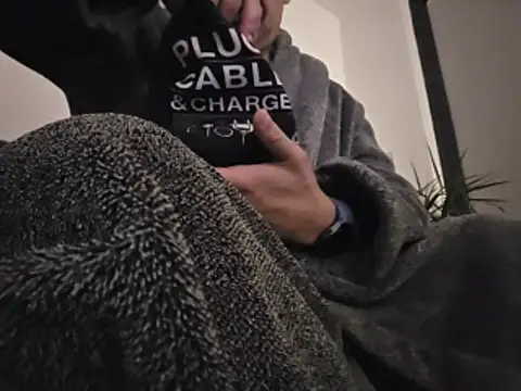 CloudyMuscleBeefy online show from 12/16/25, 02:49