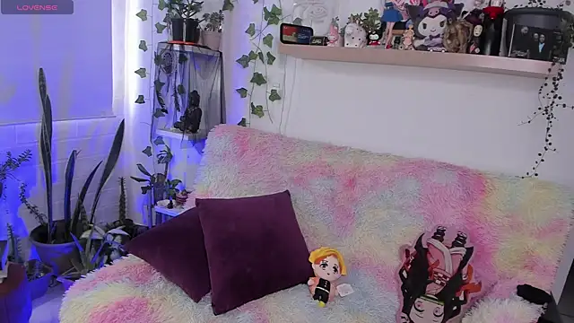 sarahminage  online show from 06/12/26, 08:41