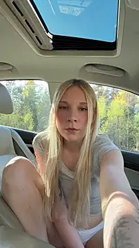 Snapshot of SabrinaRosed chatting on 04/30/26, 03:29 SabrinaRosed online show from 04/30/26, 03:29