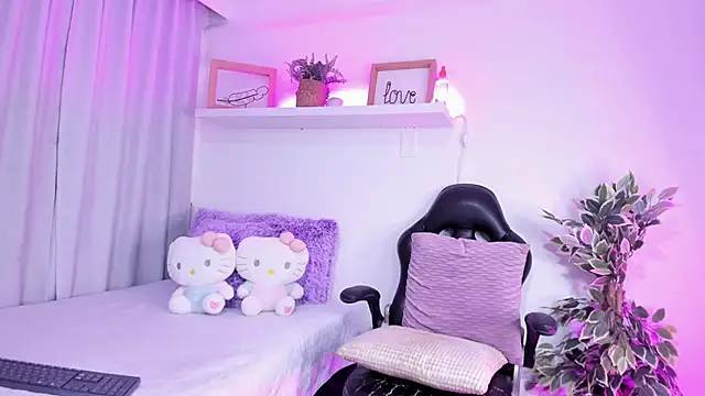 niia7 online show from 04/14/26, 07:53