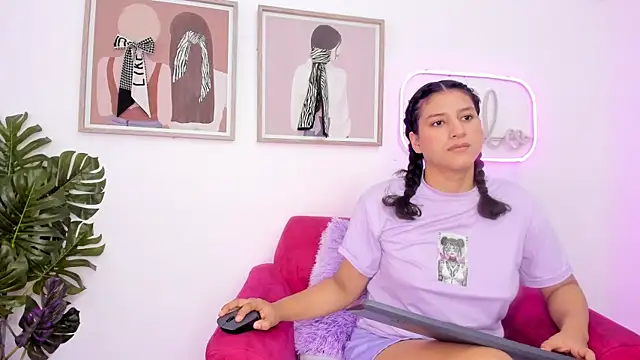 niia7 online show from 06/30/26, 07:04