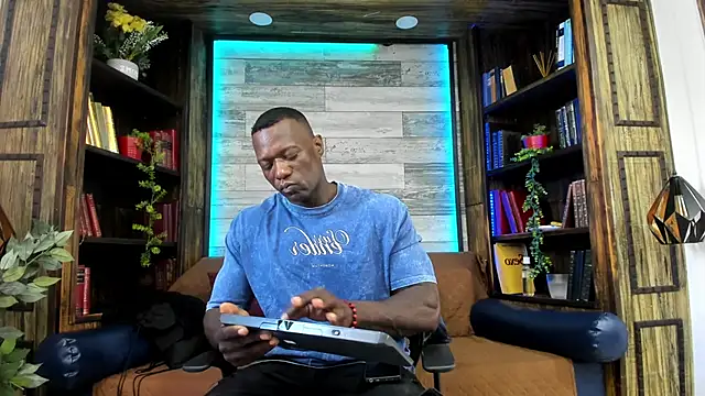 MarcusBlack  online show from 04/24/26, 02:30