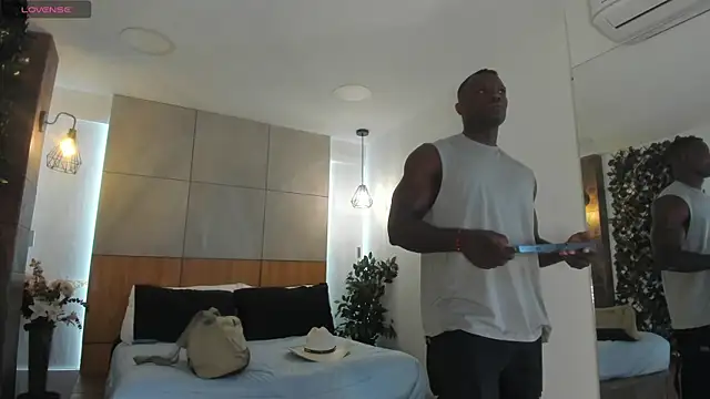 MarcusBlack  online show from 04/25/26, 12:19