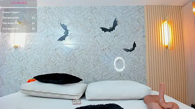 Antonella west online show from 10/31/25, 08:43