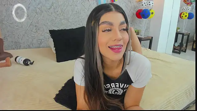 Snapshot of Antonella_west chatting on 06/24/26, 09:25 Antonella west online show from 06/24/26, 09:25