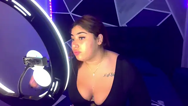 Snapshot of jazminslut chatting on 05/03/26, 01:22 jazminslut online show from 05/03/26, 01:22