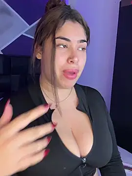 Snapshot of jazminslut chatting on 05/17/26, 03:37 jazminslut online show from 05/17/26, 03:37