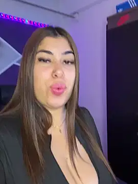 Snapshot of jazminslut chatting on 05/29/26, 02:42 jazminslut online show from 05/29/26, 02:42